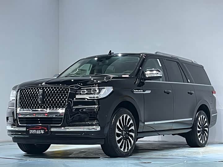 Фото 2 - Lincoln Navigator