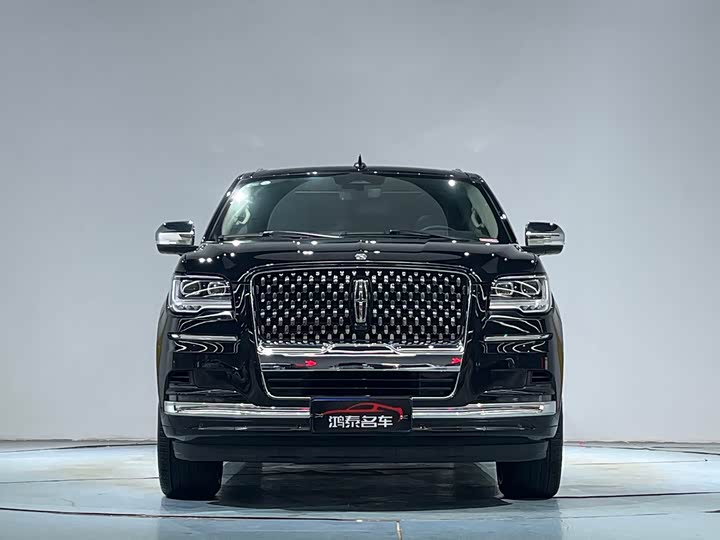 Фото 3 - Lincoln Navigator