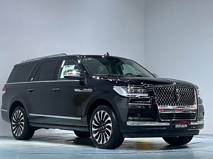 Фото 4 - Lincoln Navigator
