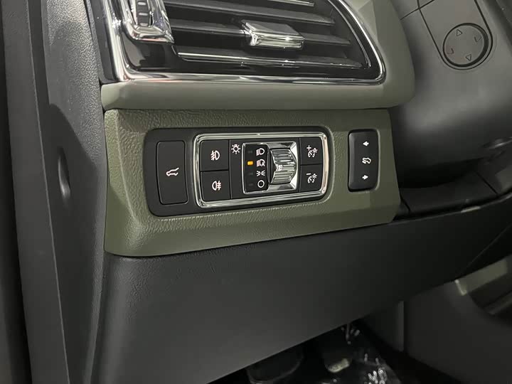 Фото 9 - Lincoln Navigator