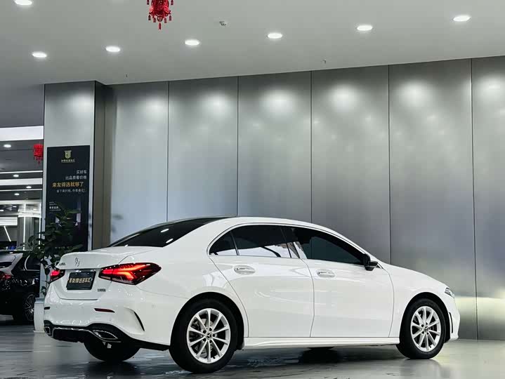 Фото 8 - Mercedes-Benz A-Class