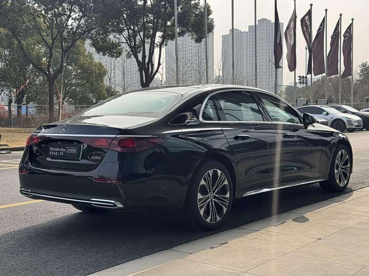 Фото 7 - Mercedes-Benz E-Class Hybrid