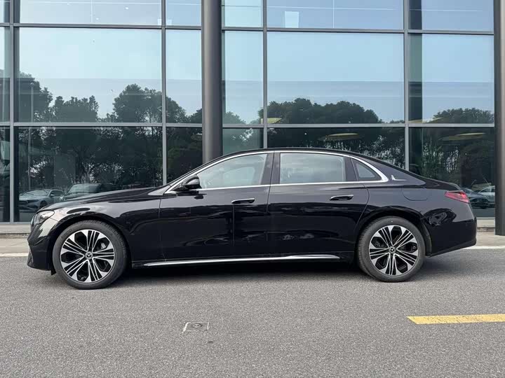 Фото 9 - Mercedes-Benz E-Class Hybrid