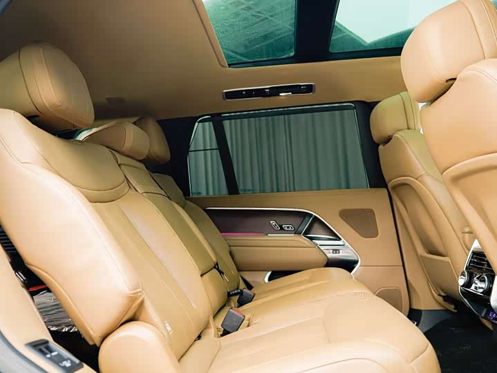 Photo 6 - Land Rover Range Rover