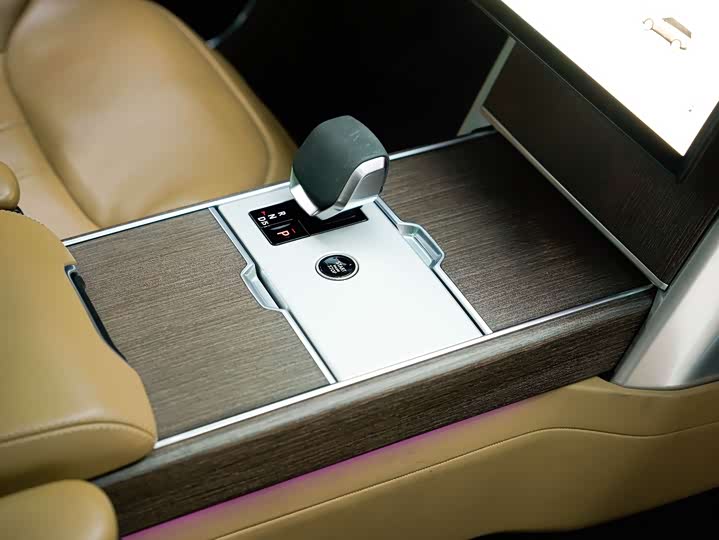 Photo 8 - Land Rover Range Rover