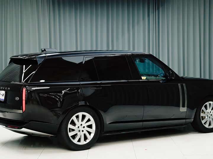 Photo 9 - Land Rover Range Rover