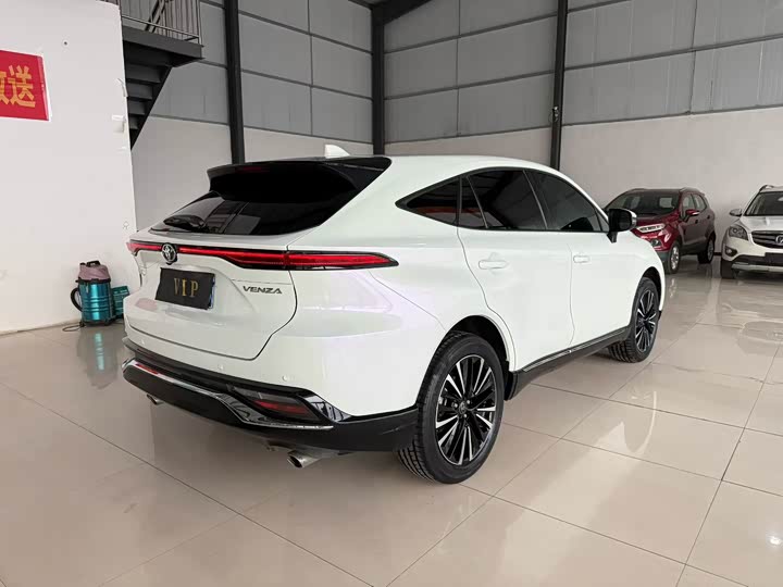 Фото 9 - Toyota Venza