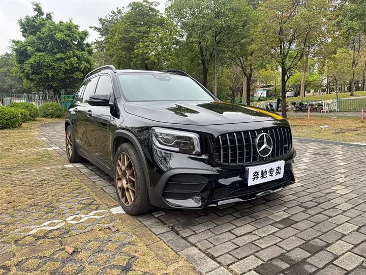 Фото 3 - Mercedes-Benz GLB-Class AMG