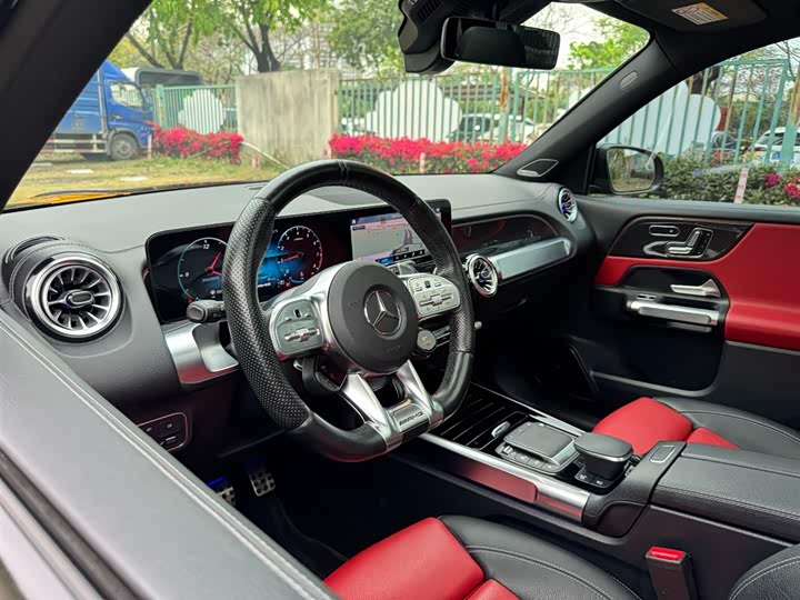 Фото 4 - Mercedes-Benz GLB-Class AMG