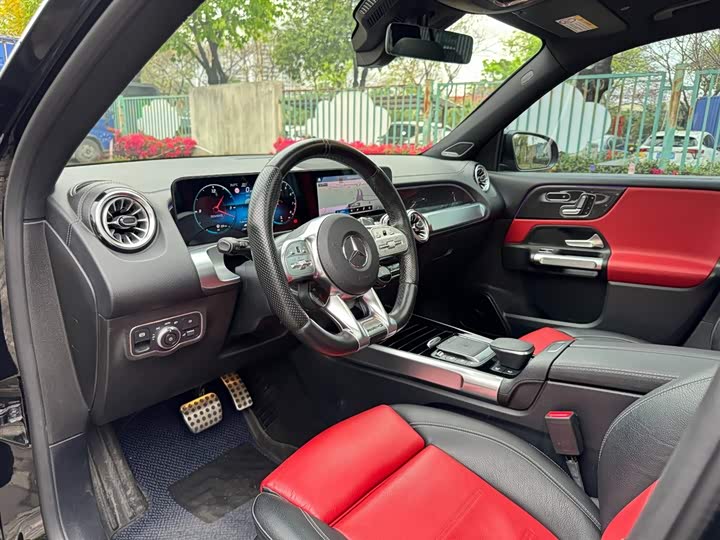 Фото 5 - Mercedes-Benz GLB-Class AMG