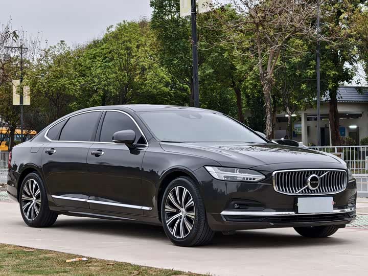 Фото 3 - Volvo S90