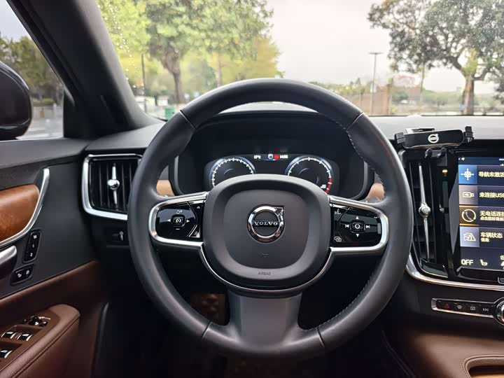 Фото 6 - Volvo S90