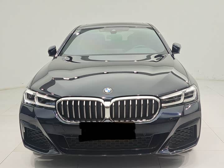 Photo 2 - BMW 5 Series