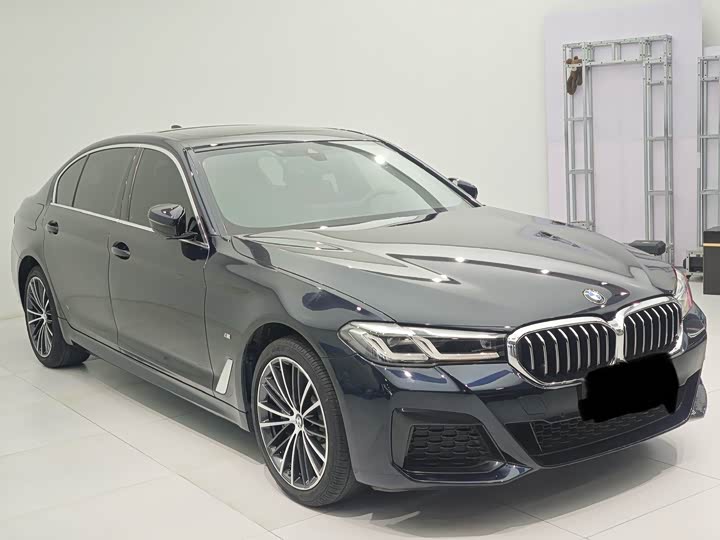 Photo 3 - BMW 5 Series