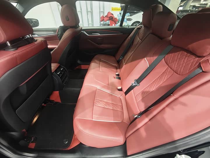 Photo 7 - BMW 5 Series