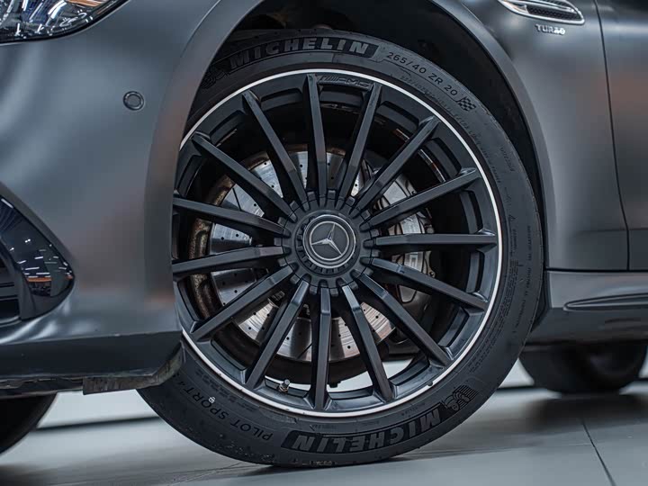 Фото 8 - Mercedes-Benz AMG GT