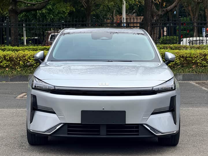 Geely Galaxy L6 2025 2025款 EM-i 140km 星舰版