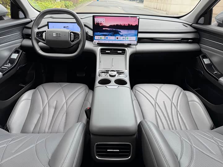 Geely Galaxy L6 2025 2025款 EM-i 140km 星舰版
