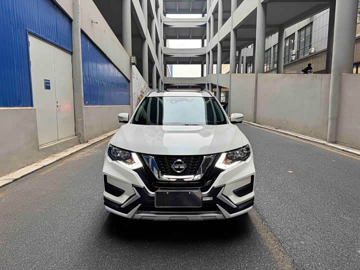 Фото 2 - Nissan X-Trail