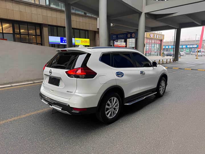 Фото 6 - Nissan X-Trail