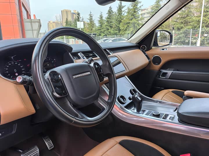 Photo 8 - Land Rover Range Rover Sport