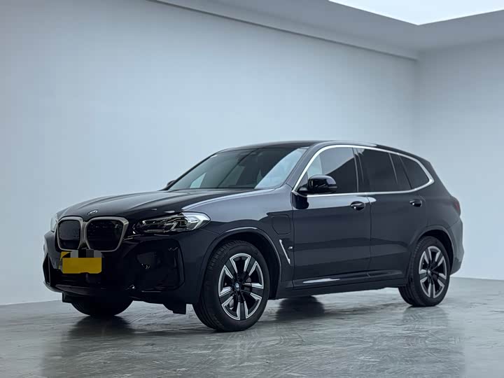 Фото 1 - BMW iX3