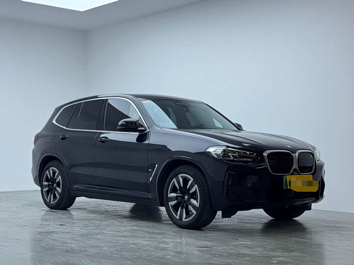 Фото 3 - BMW iX3