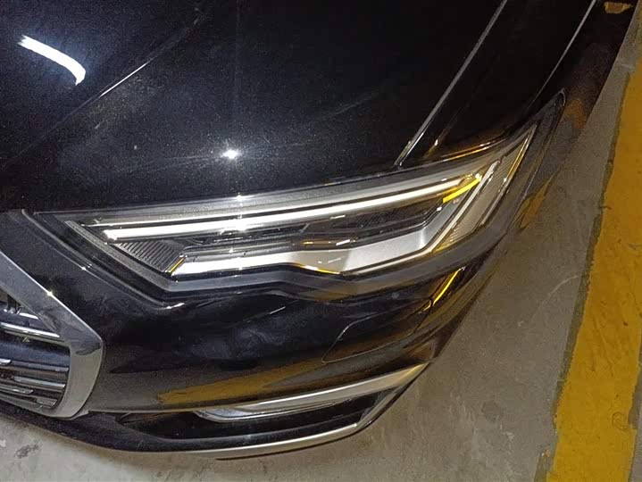 Фото 5 - Audi A6L