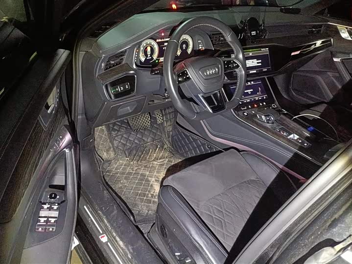 Фото 9 - Audi A6L