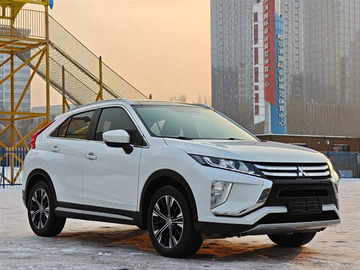 Фото 4 - Mitsubishi Eclipse Cross