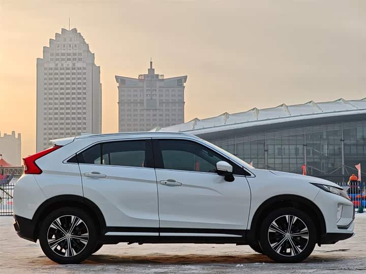 Фото 5 - Mitsubishi Eclipse Cross