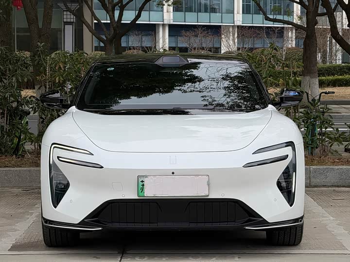 Фото 2 - Avatr 06