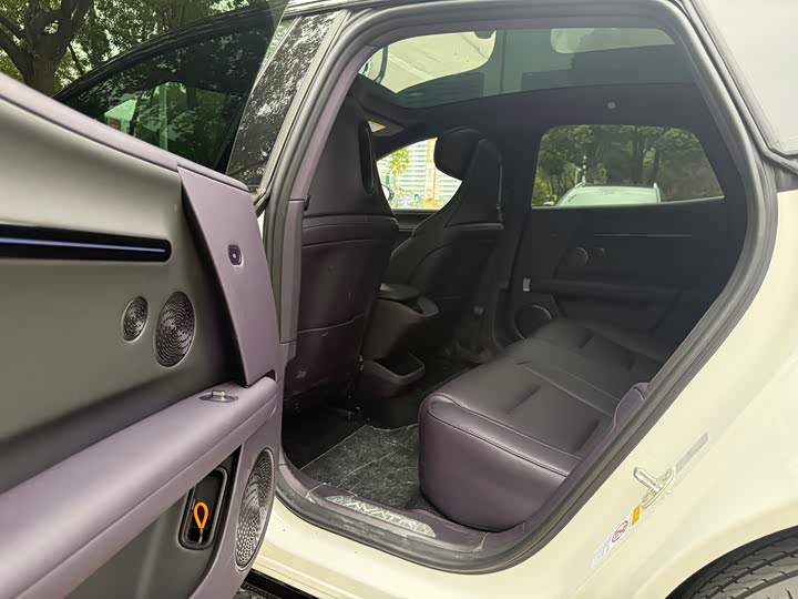 Фото 7 - Avatr 06