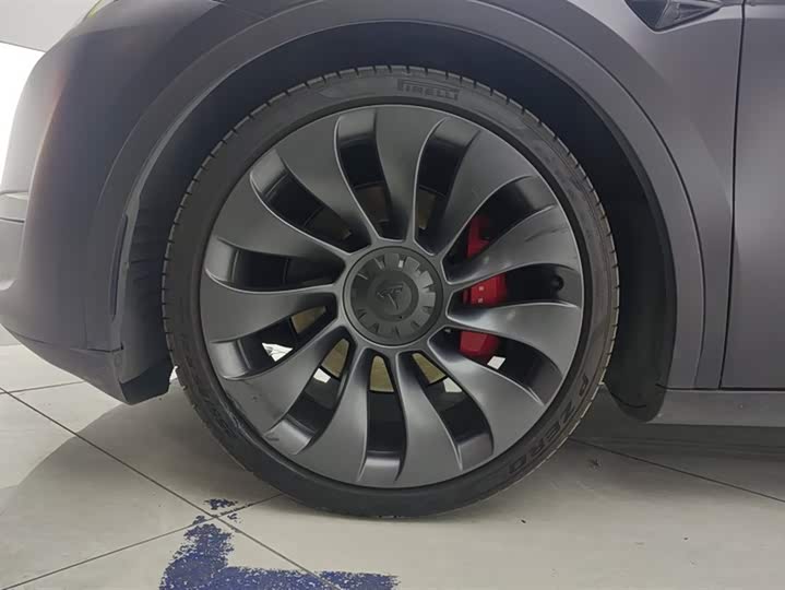 Фото 6 - Tesla Model Y