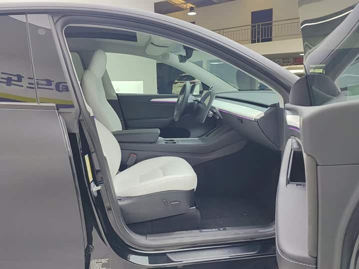 Фото 8 - Tesla Model Y