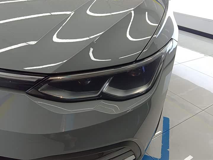 Фото 5 - Volkswagen Golf