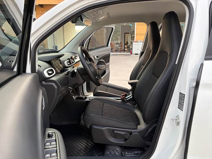 Photo 5 - Leapmotor T03