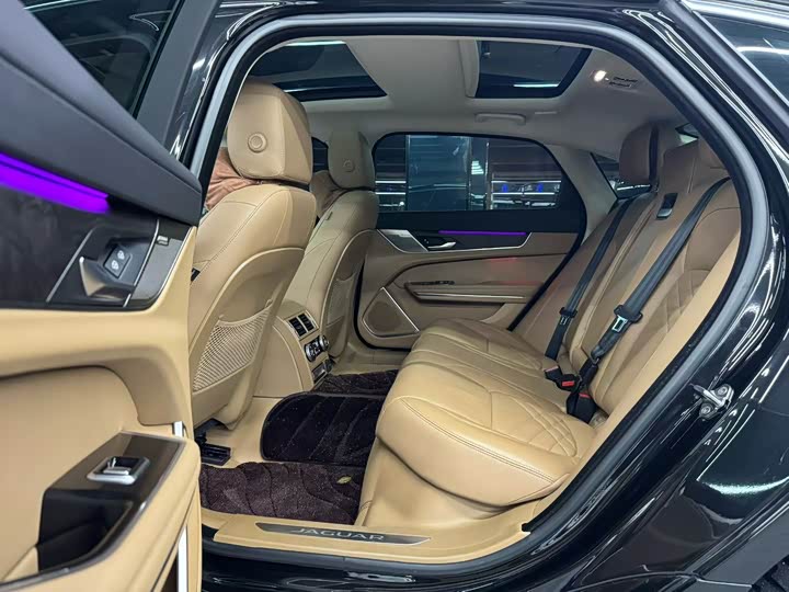 Фото 6 - Jaguar XF L