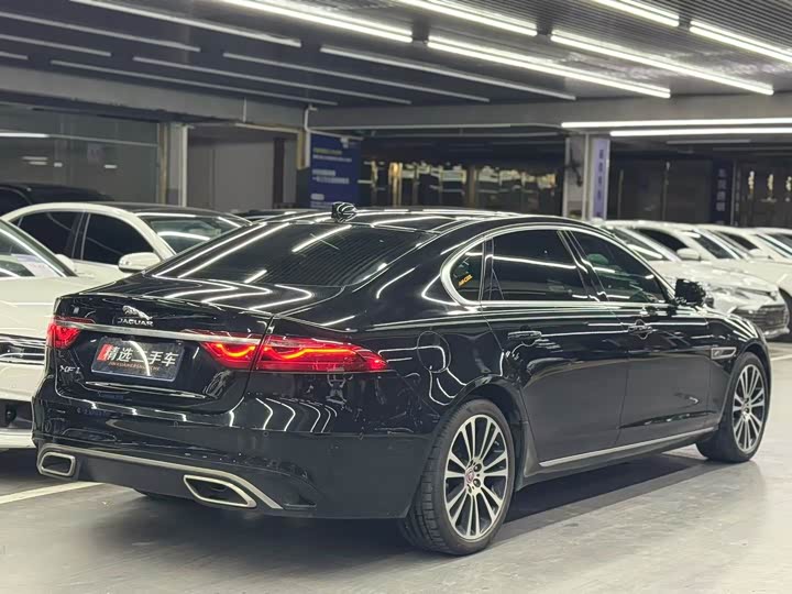 Фото 9 - Jaguar XF L