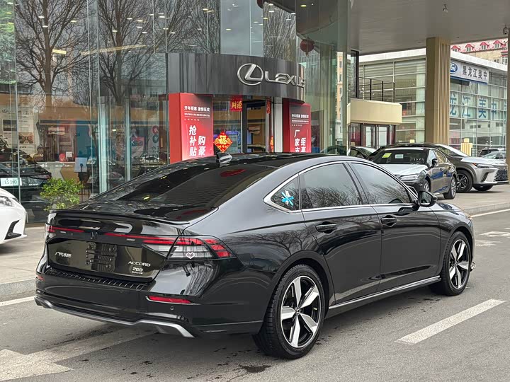 Фото 4 - Honda Accord