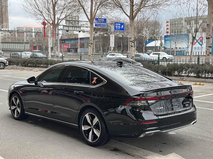 Фото 6 - Honda Accord