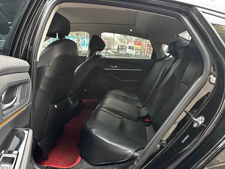 Фото 8 - Honda Accord