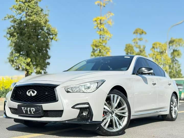 Фото 1 - Infiniti Q50L