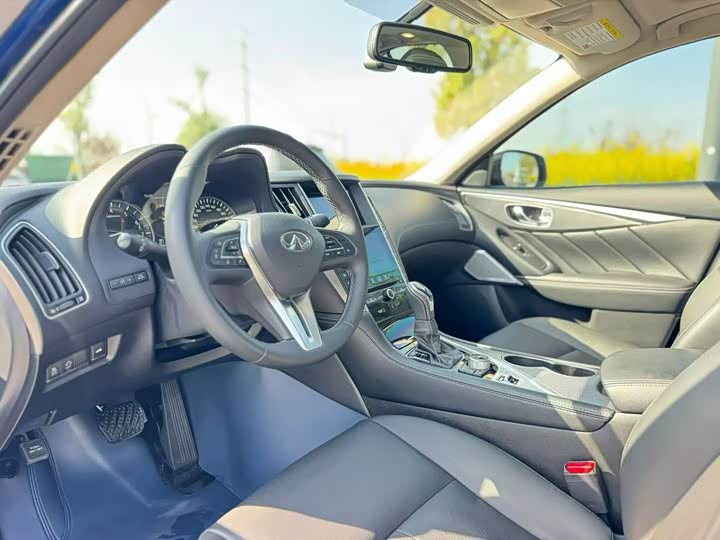 Фото 4 - Infiniti Q50L