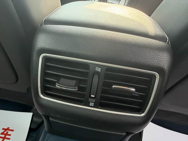 Фото 9 - Infiniti Q50L