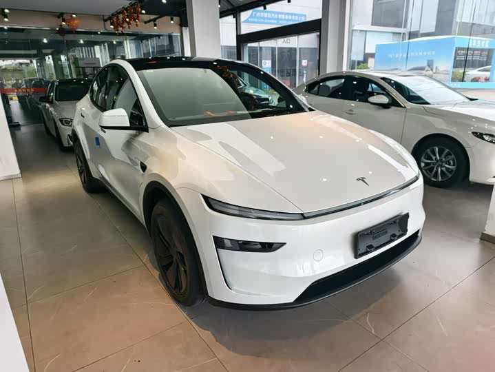 Фото 1 - Tesla Model Y