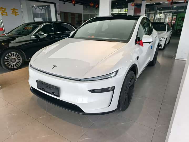 Фото 2 - Tesla Model Y