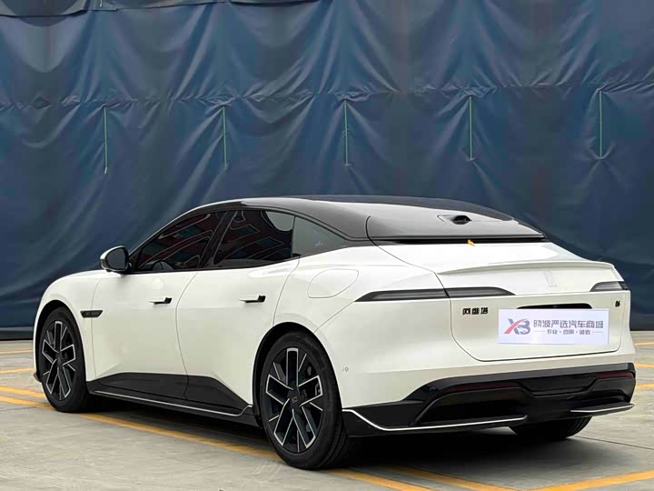 Фото 6 - Avatr 06