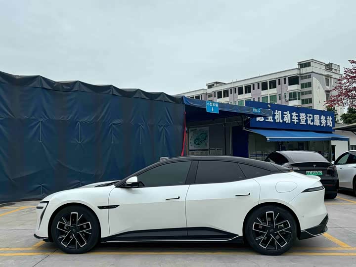 Фото 8 - Avatr 06