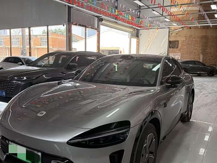 Фото 1 - Xiaomi YU7